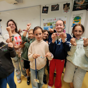 Des 6e fiers de leurs bracelets