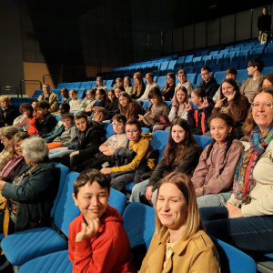 Les 6A et 6B juste avant le spectacle