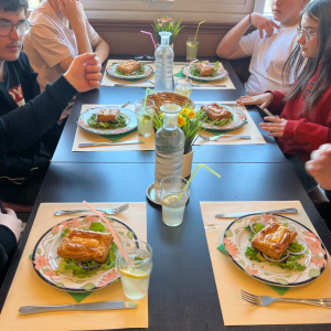 Au restaurant d'application