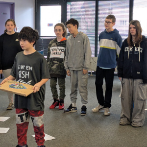 Jaydon présentant sa ville idéale