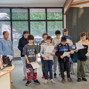 Les 6A présentant à l'oral devant les 5A