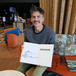 Renan Coquin offre au collège une belle dédicace