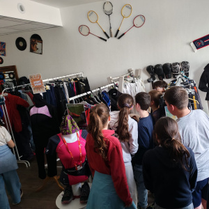 Les 6D visitent la boutique solidaire